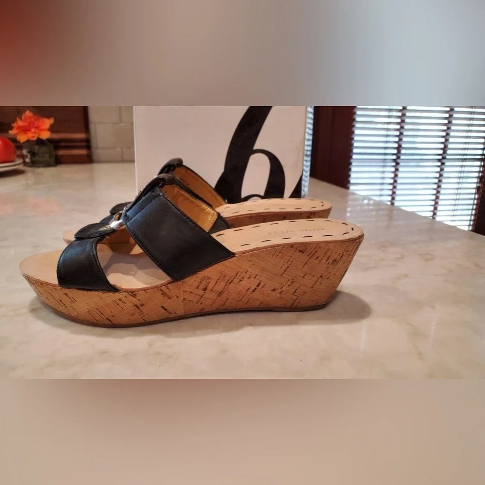 NWT Nine West Cork Wedge Heel Open Toe Slide on Black Leather Sandals Sz…